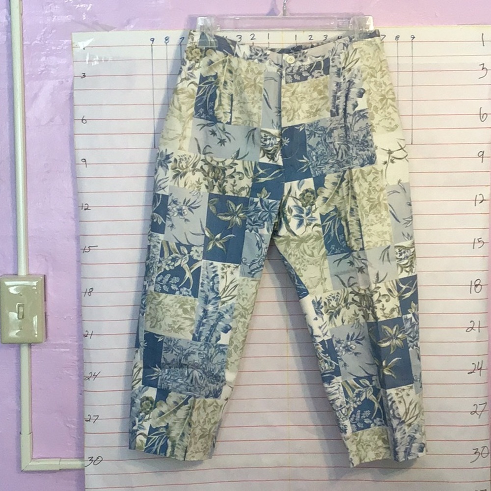 WILDLIFE - SPORTSWEAR  capris  sz6P  blues and green